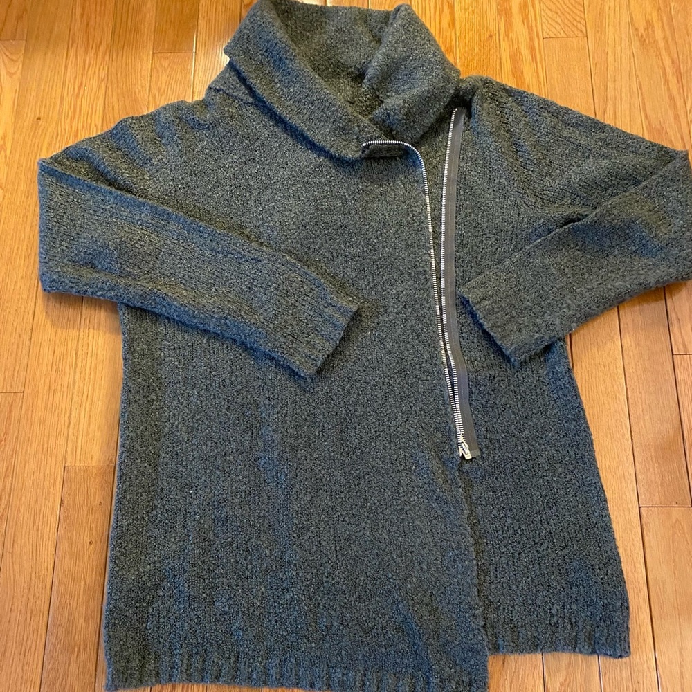 SWEATER WITH ASYMMETRICAL METALLIC ZIPPER